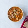 sursa - dreamstime https://www.dreamstime.com/tasty-hungarian-hot-goulash-soup-bograch-gulas-lamb-meat-stew-whole-grain-bread-wooden-surface-restaurant-tasty-image136103473