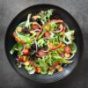 sursa: dreamstime https://www.dreamstime.com/stock-photo-garden-salad-overhead-view-black-bowl-over-dark-slate-image45541318